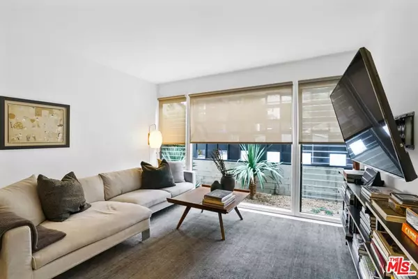 Los Angeles, CA 90046,1742 N OGDEN DR