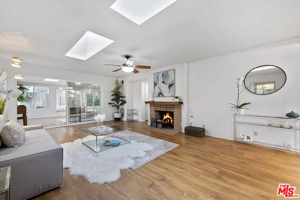 Port Hueneme, CA 93041,335 E FIESTA GRN