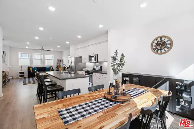 12801 N Watt LN #B, Sylmar, CA 91342