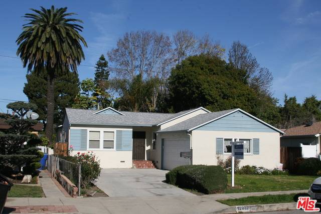 12937 Walsh Ave, Los Angeles, CA 90066