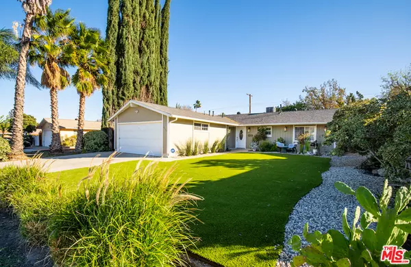 Woodland Hills, CA 91367,24220 Friar St