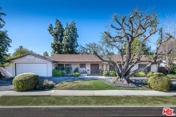 5915 Moorcroft Ave, Woodland Hills, CA 91367