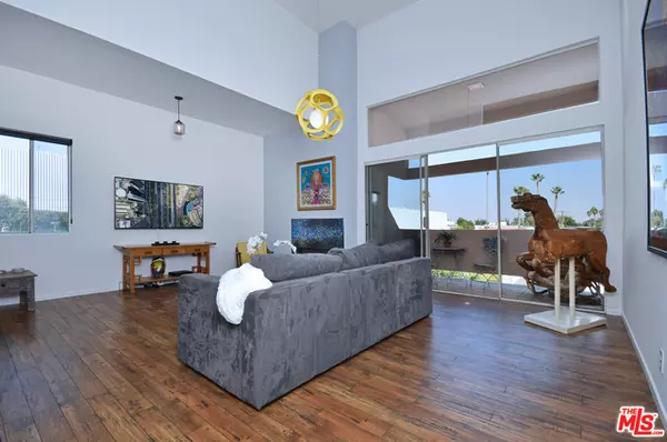 Sherman Oaks, CA 91403,14647 Dickens St #9