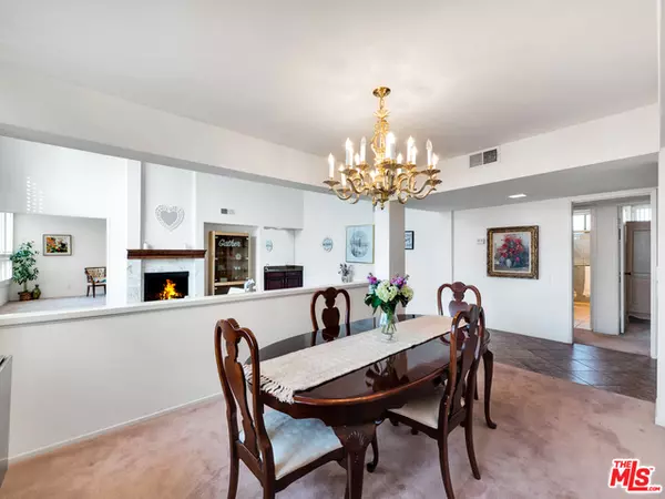 Sherman Oaks, CA 91403,14521 Benefit St #307