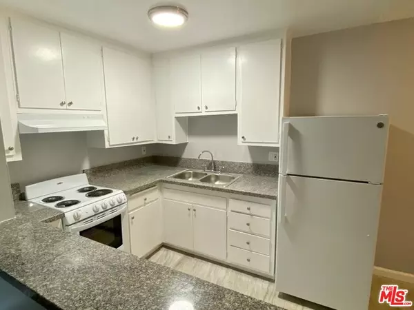 Sylmar, CA 91342,13040 Dronfield Ave #15