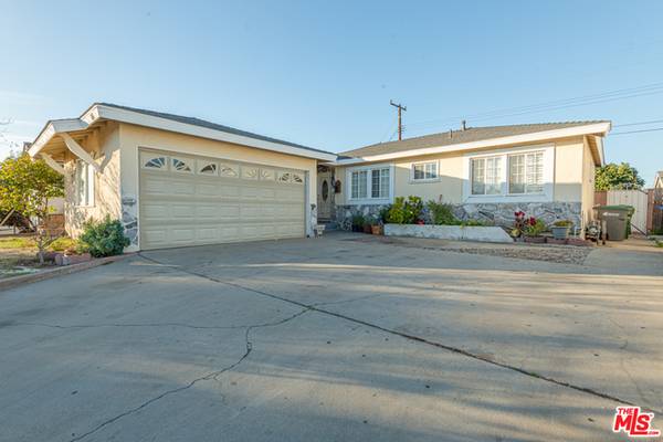 835 E Bonds St, Carson, CA 90745