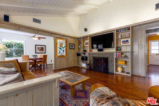 Valley Glen, CA 91405,6661 Mammoth Ave