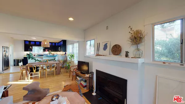 Los Angeles, CA 90026,706 Tularosa Dr