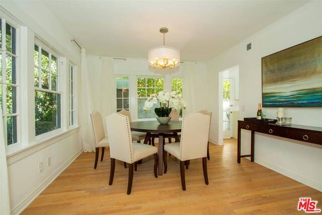 Beverly Hills, CA 90210,314 N Oakhurst Dr