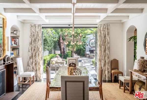 Los Angeles, CA 90069,8469 HOLLYWOOD BLVD