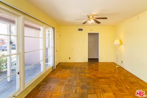 Northridge, CA 91325,17618 Lorne St