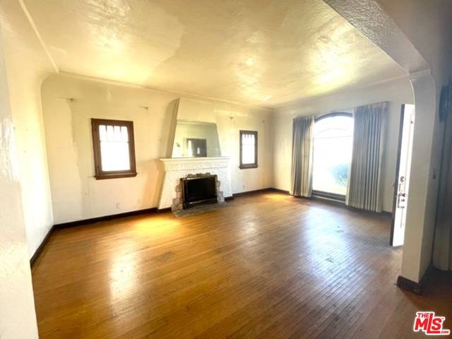 2044 W 82Nd St, Los Angeles, CA 90047