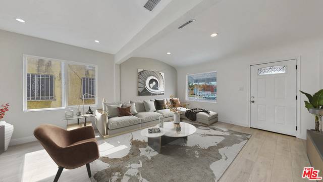 5832 S Van Ness Ave, Los Angeles, CA 90047