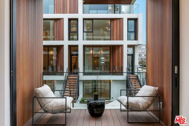 618 S Van Ness AVE #5, Los Angeles, CA 90005