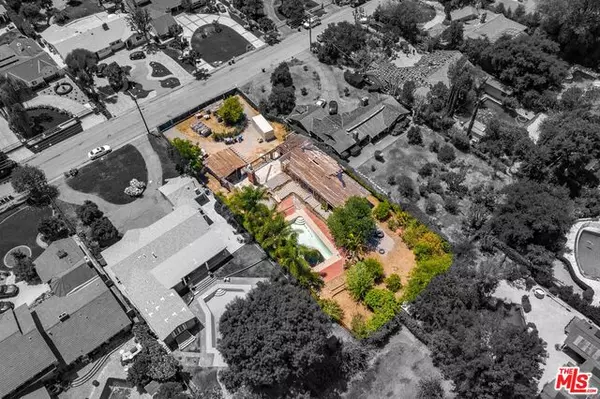 20617 Quedo Dr, Woodland Hills, CA 91364