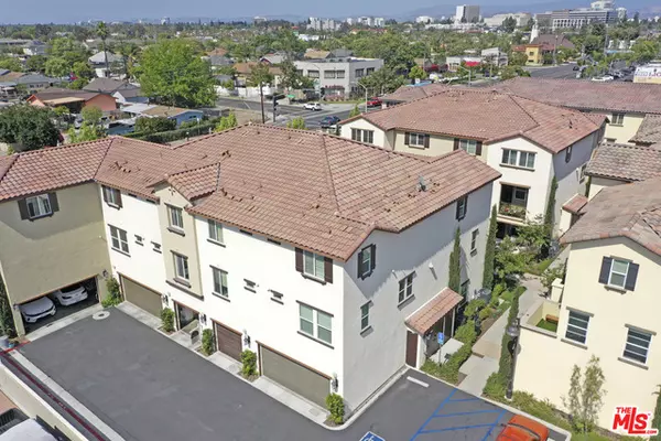 Santa Ana, CA 92703,1530 W 1St St #20