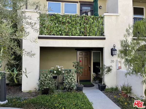 Santa Ana, CA 92703,1530 W 1St St #20