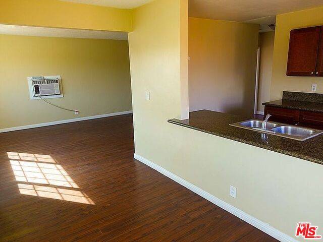 Los Angeles, CA 90044,11149 W Berendo Ave