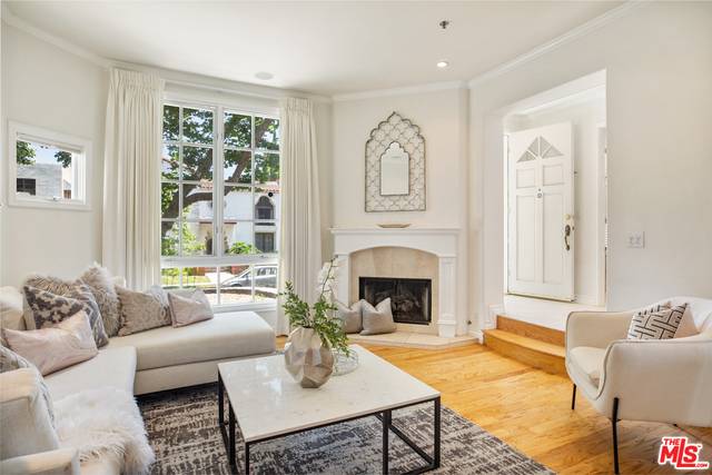 Beverly Hills, CA 90211,307 N Almont Dr