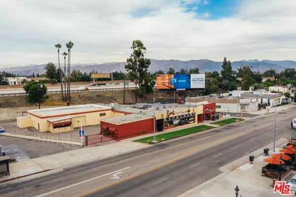 North Hollywood, CA 91602,10807 Riverside Dr