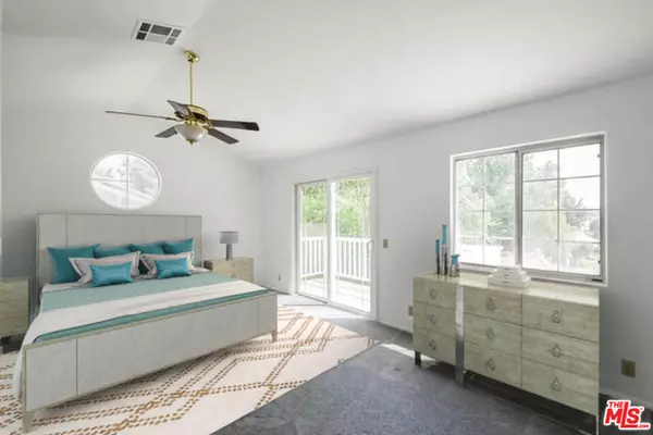 Valencia, CA 91355,25468 Via Escovar