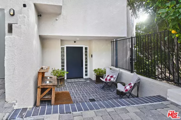 Woodland Hills, CA 91364,5164 Calatrana Dr