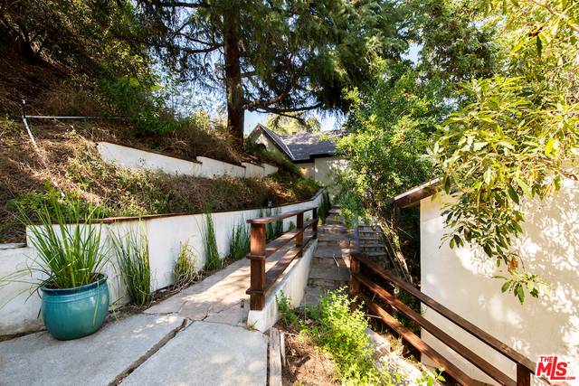 10011 Charter Oak Ln, Beverly Hills, CA 90210