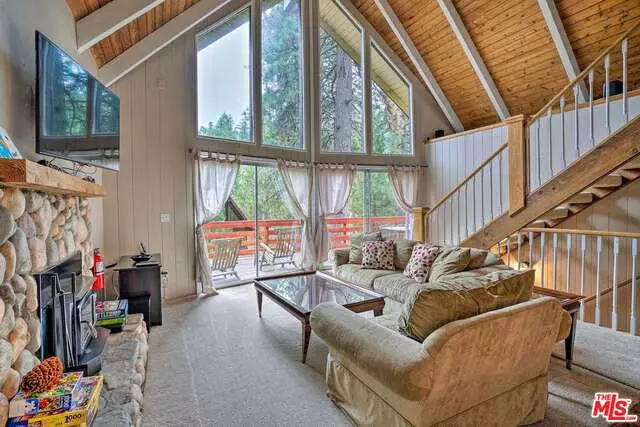 395 Birchwood Dr, Lake Arrowhead, CA 92352