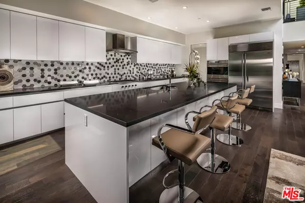 Pasadena, CA 91105,328 W Green ST #301