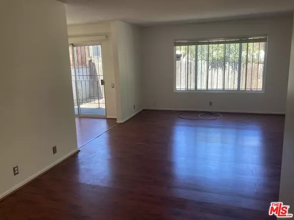 Inglewood, CA 90302,887 Victor Ave #4