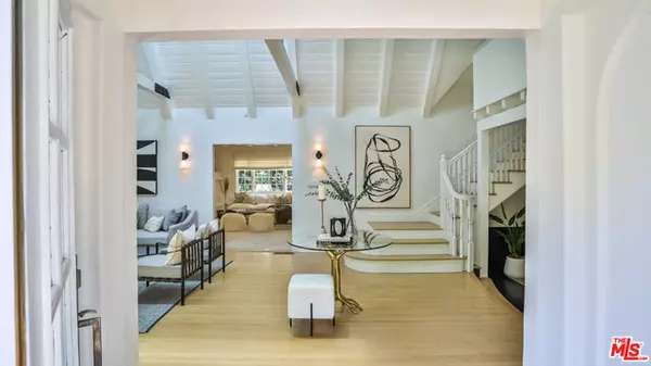 Beverly Hills, CA 90210,1136 Tower Rd