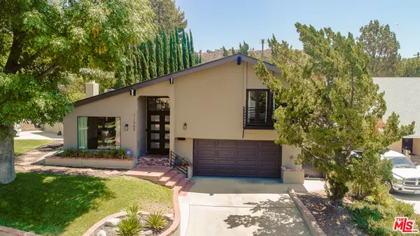 11560 Dellmont Dr, Tujunga, CA 91042