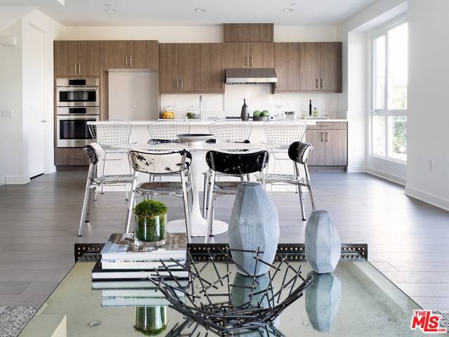 1156 N Orange DR, Los Angeles, CA 90038