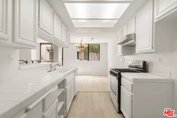 San Pedro, CA 90732,28006 S Western Ave #168