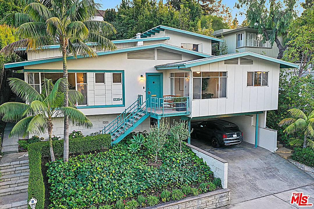 10354 Lorenzo Dr, Los Angeles, CA 90064