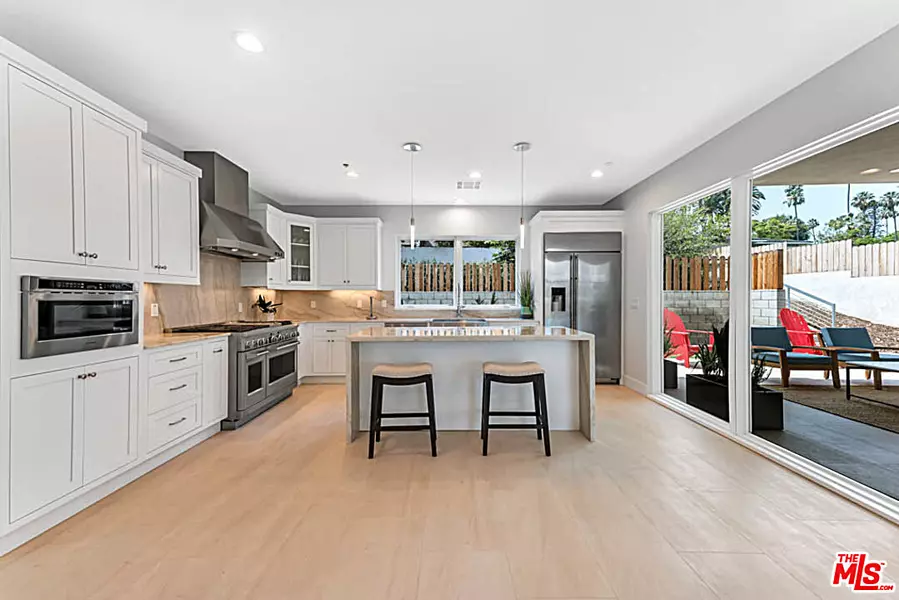 375 Havendale Dr, Pasadena, CA 91105