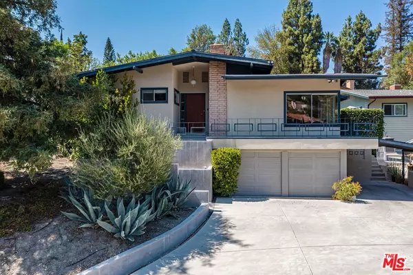 Woodland Hills, CA 91364,22313 Macfarlane Dr