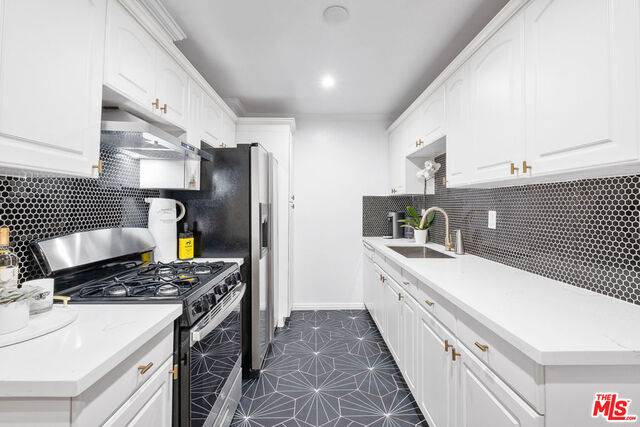 1112 N Olive Dr #3, West Hollywood, CA 90069