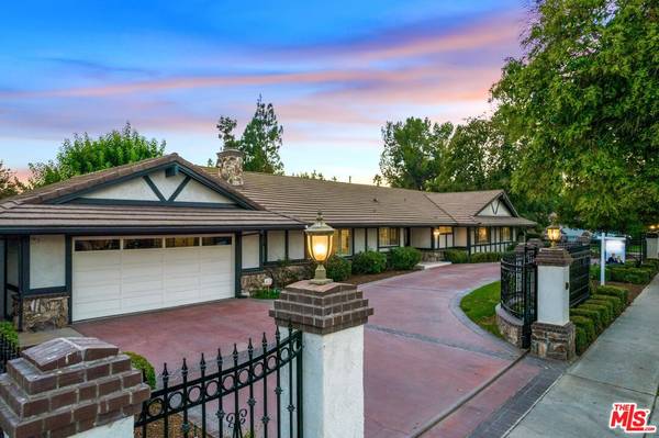 17410 Rayen St, Sherwood Forest, CA 91325