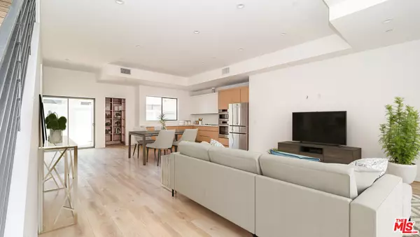 3961 Tilden AVE #2, Los Angeles, CA 90232