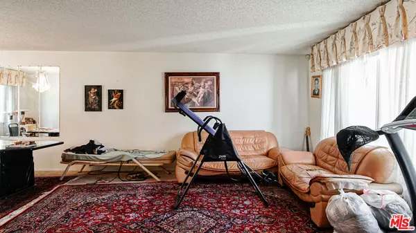 Cerritos, CA 90703,12131 Camino Valencia