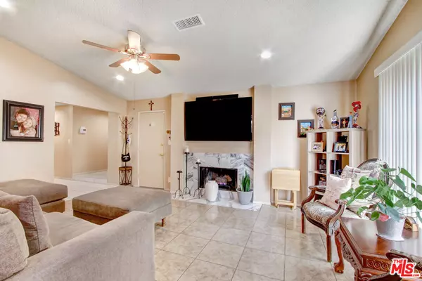 Sylmar, CA 91342,13037 Aztec St