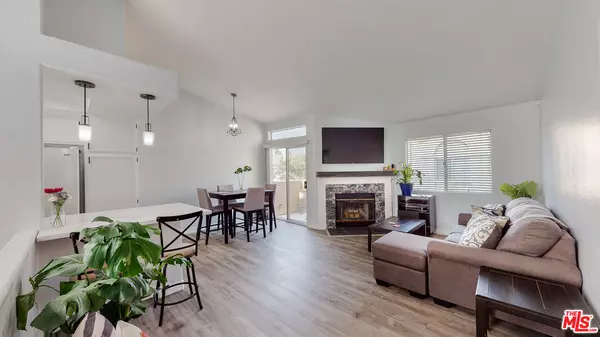 18732 Vista Del Canon #G, Santa Clarita, CA 91321