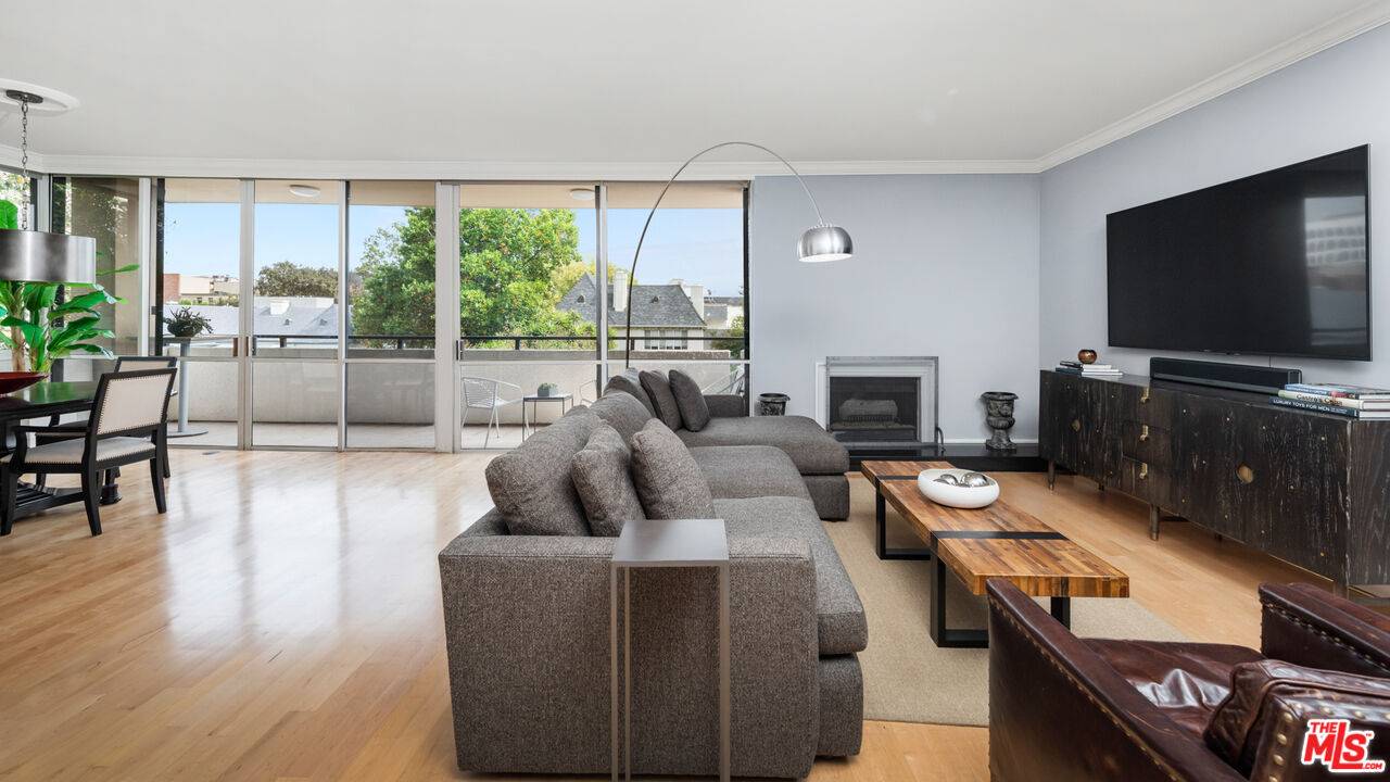 211 S Spalding Dr #N203, Beverly Hills, CA 90212