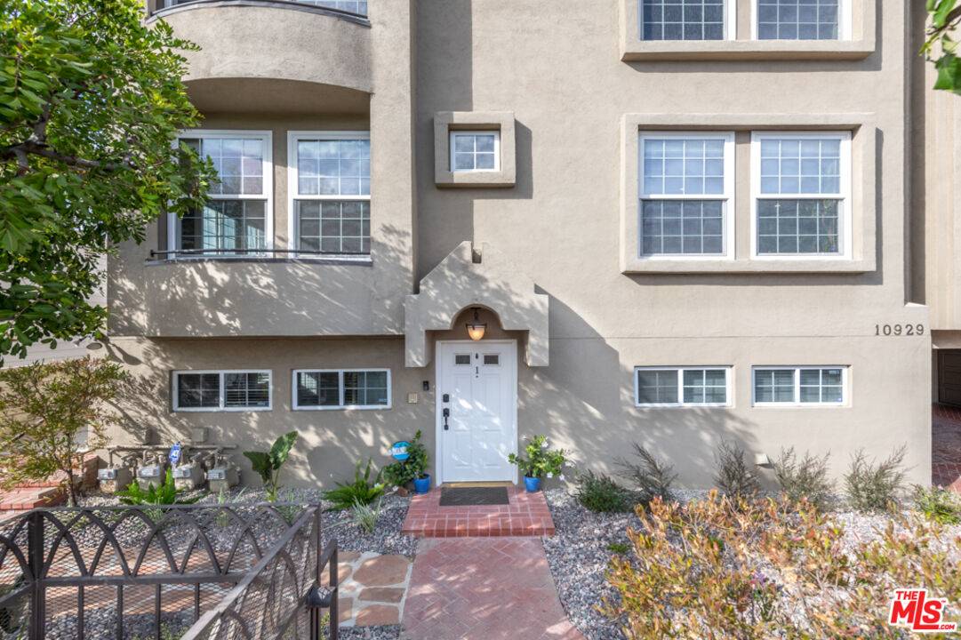 North Hollywood, CA 91602,10929 Landale St ##1