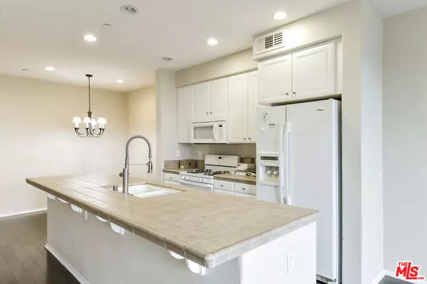 Montebello, CA 90640,947 S Bluff Rd