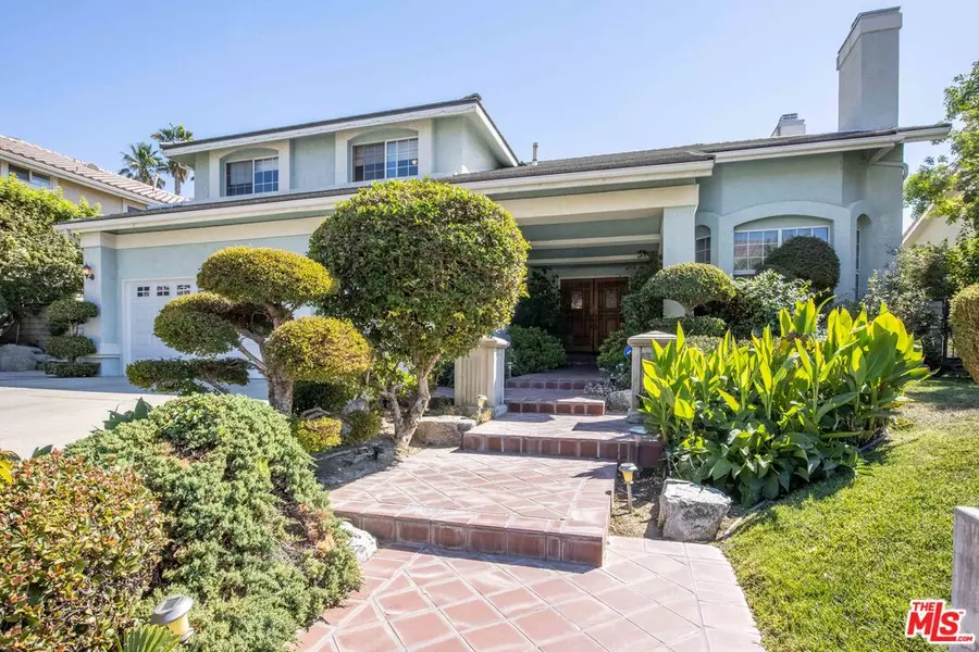 17806 Arvida Dr, Granada Hills, CA 91344