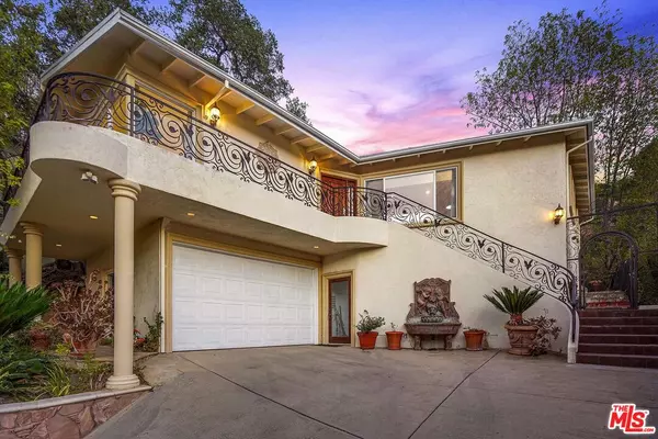 15284 Rayneta Dr, Sherman Oaks, CA 91403