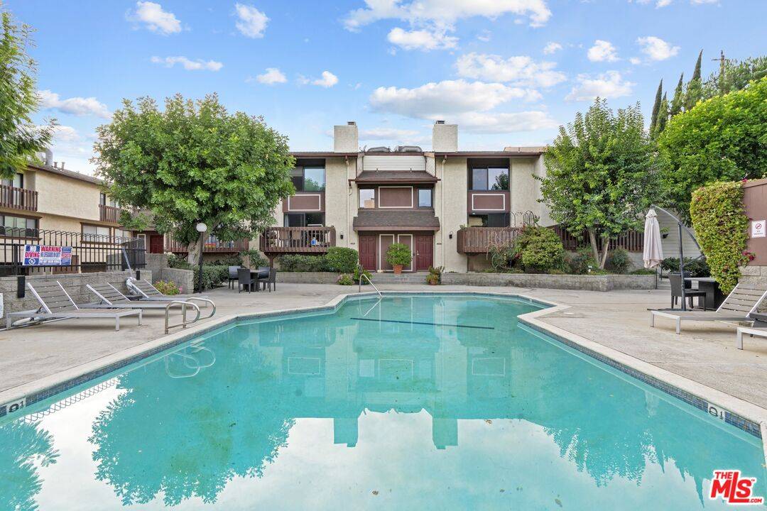 13956 Oxnard St, Valley Glen, CA 91401
