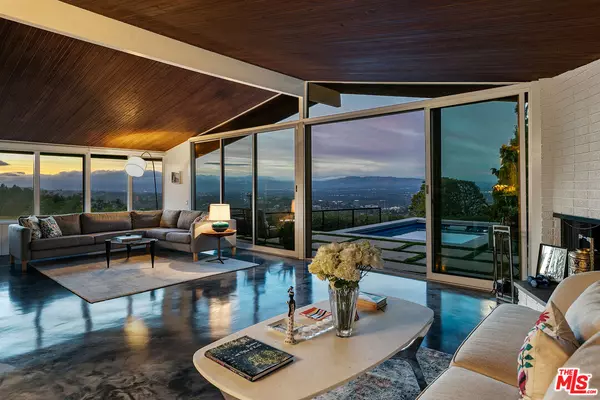 15154 Mulholland Dr, Los Angeles, CA 90077